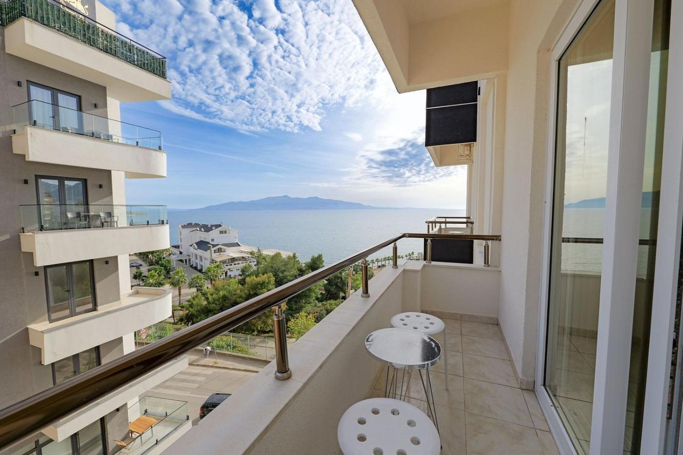 Helia Seaside Hotel Sarande Exterior photo