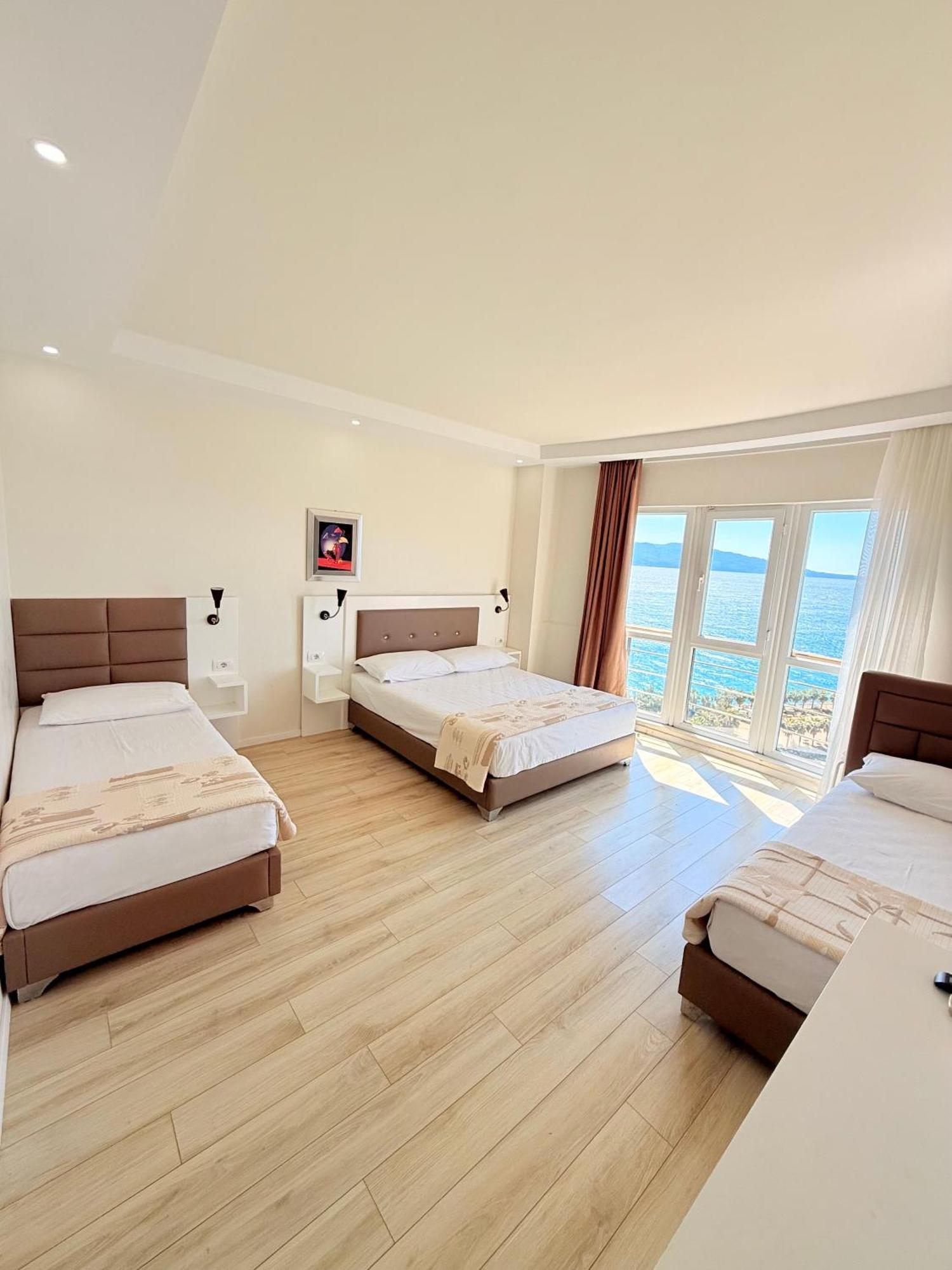 Helia Seaside Hotel Sarande Exterior photo