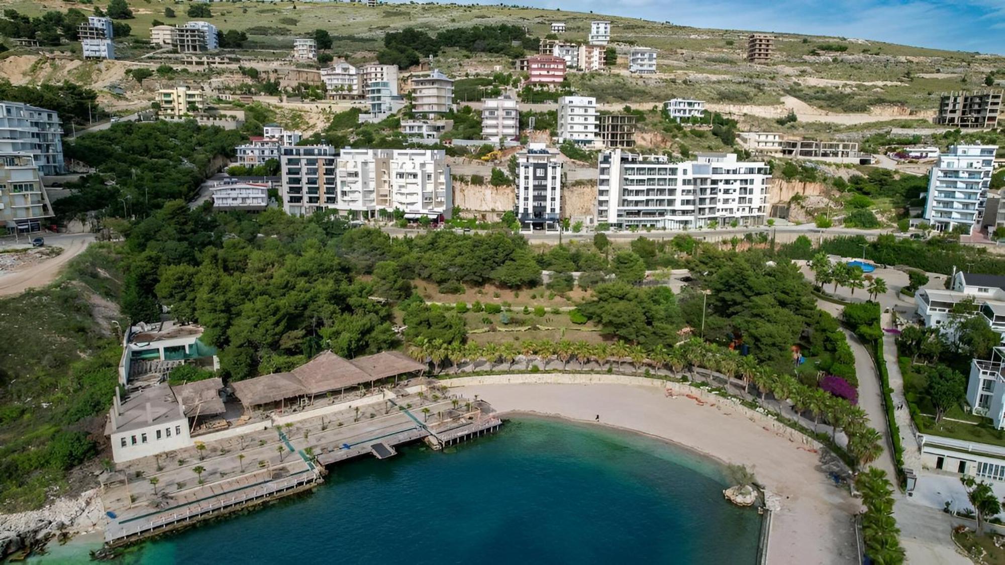 Helia Seaside Hotel Sarande Exterior photo