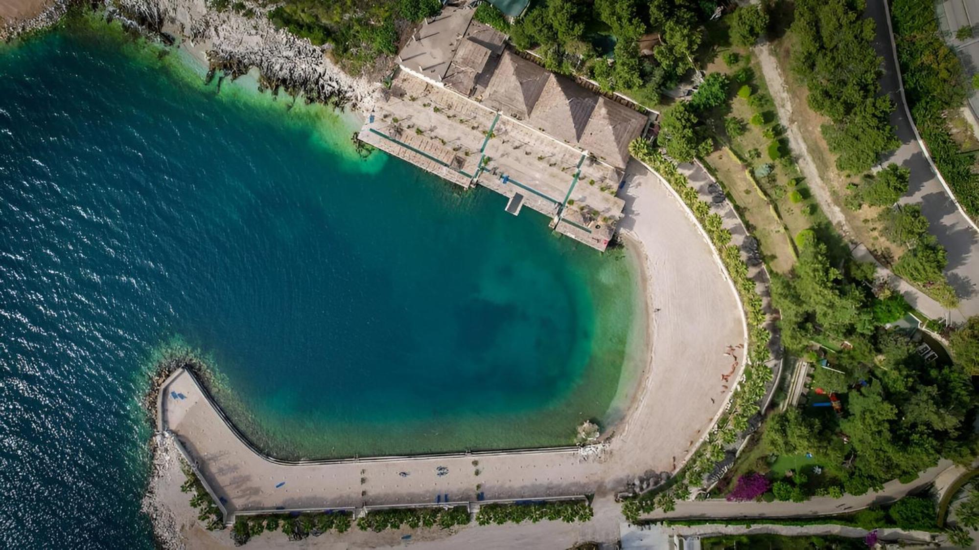 Helia Seaside Hotel Sarande Exterior photo