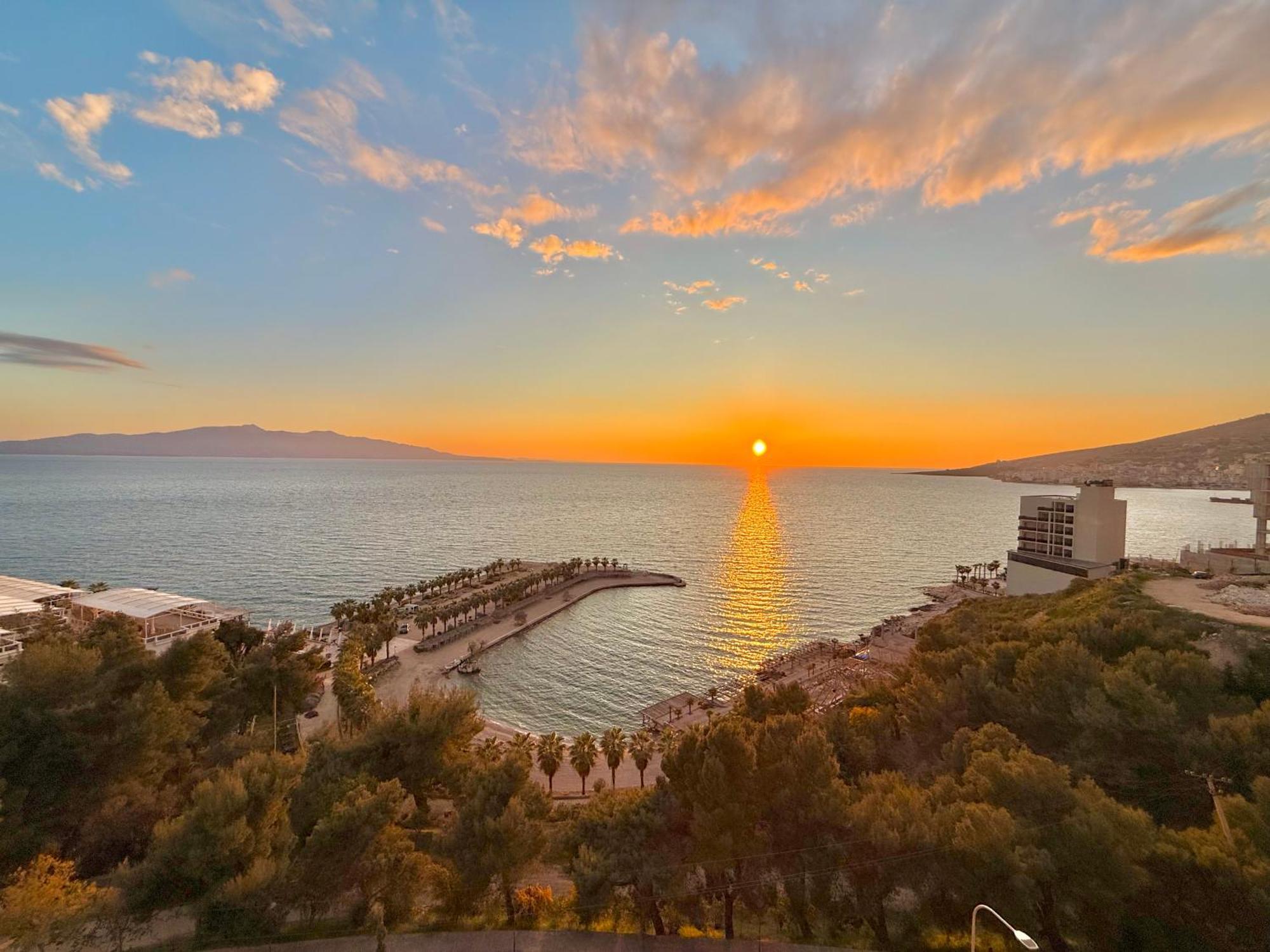 Helia Seaside Hotel Sarande Exterior photo