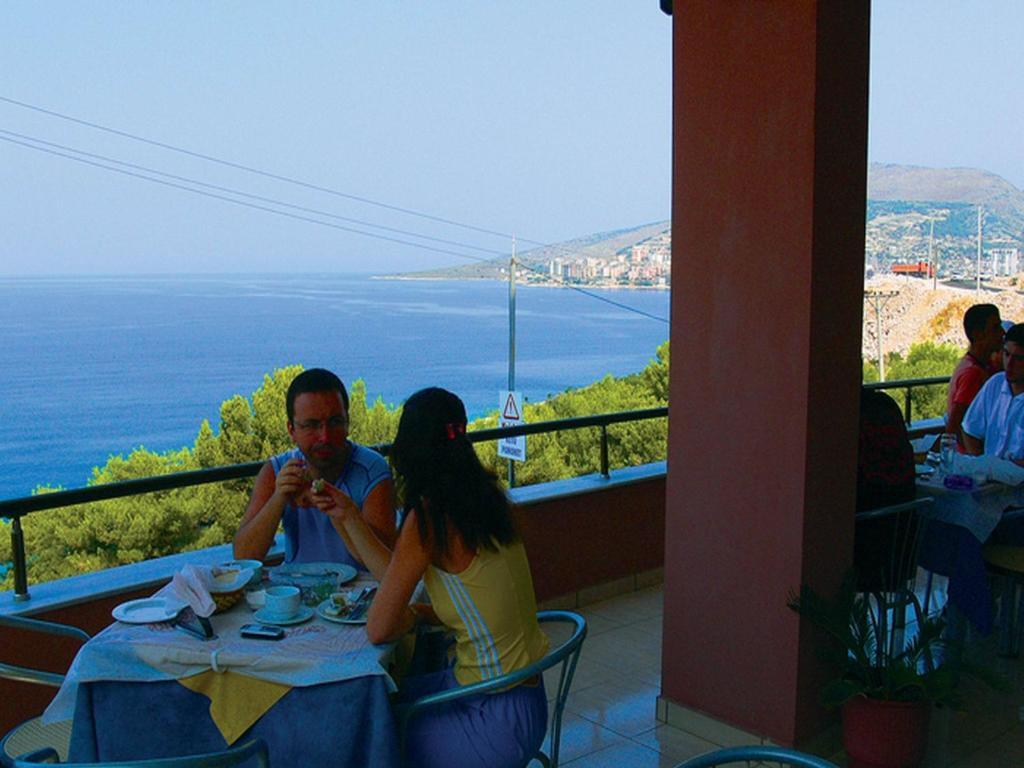 Helia Seaside Hotel Sarande Exterior photo